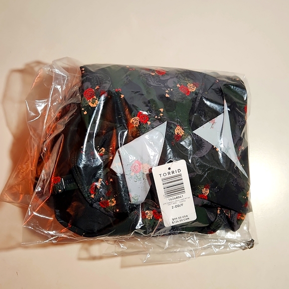 ❤️NWT VINTAGE TORRID SWIMSUIT WIRE FREE ONE PIECE CAMO SKULL BABYDOLL PLUS SIZE - Picture 11 of 13